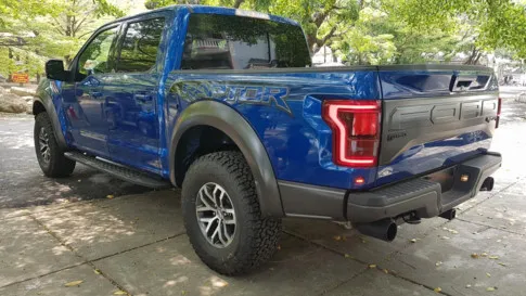 Siêu bán tải Ford F-150 Raptor đầu tiên tại Việt Nam ảnh 2 Diện kiến siêu bán tải Ford F-150 Raptor đầu tiên tại Việt Nam - ảnh 2