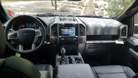 Siêu bán tải Ford F-150 Raptor đầu tiên tại Việt Nam ảnh 4 Diện kiến siêu bán tải Ford F-150 Raptor đầu tiên tại Việt Nam - ảnh 4