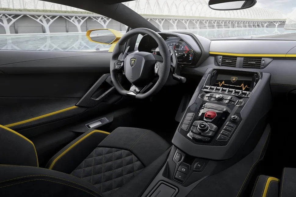 Lamborghini Aventador S - bò tót bất kham trên đường đua ảnh 4 Lamborghini Aventador S - bò tót bất kham trên đường đua ảnh 4