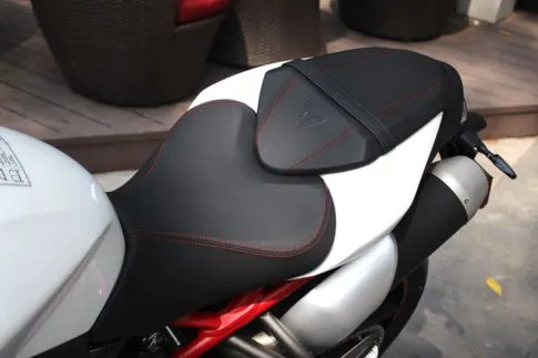 ‘Chiến binh đường phố’ Triumph Speed Triple R 2017 về Việt Nam - ảnh 7