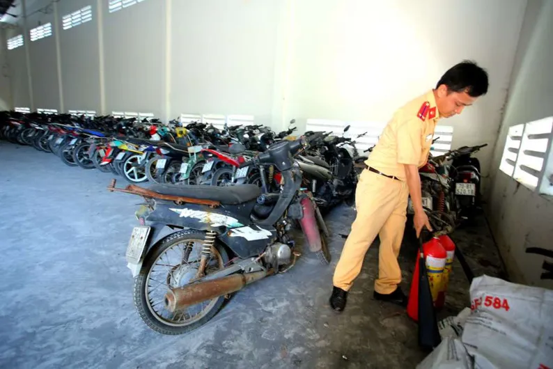 [ẢNH] Ngỡ ngàng một vạn xe máy không ai nhận ở TP.HCM chờ bán sắt vụn - ảnh 9