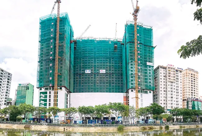 Được tích hợp hàng loạt tiện ích đẳng cấp, xứng tầm tiêu chuẩn của khu phức hợp cao cấp, cư dân The GoldView sẽ có sự trải nghiệm tuyệt vời với những giá trị sống đích thực ngay trung tâm thành phố.