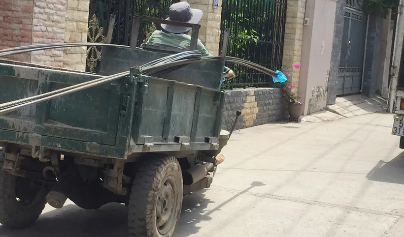 Xe 'máy chém' tái xuất rầm rộ, ai cũng phập phồng ảnh 8 Xe 'máy chém' tái xuất rầm rộ trên đường TP.HCM khiến ai cũng phập phồng - ảnh 11