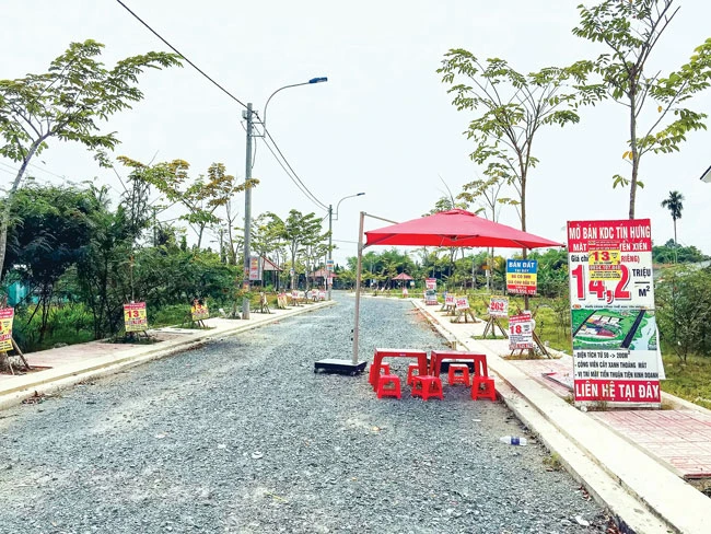 Loạn môi giới, cò đất? ảnh 1 Loạn môi giới, cò đất? ảnh 1