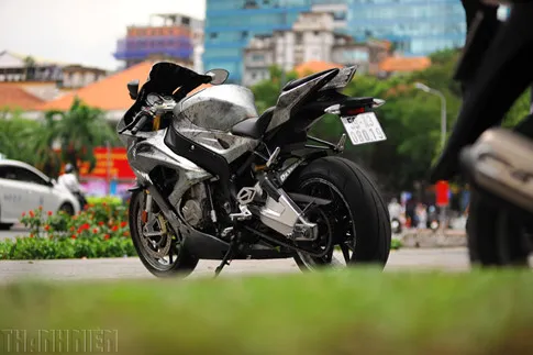 Chiêm ngưỡng ‘cá mập trắng’ BMW S1000RR tại Việt Nam - ảnh 9