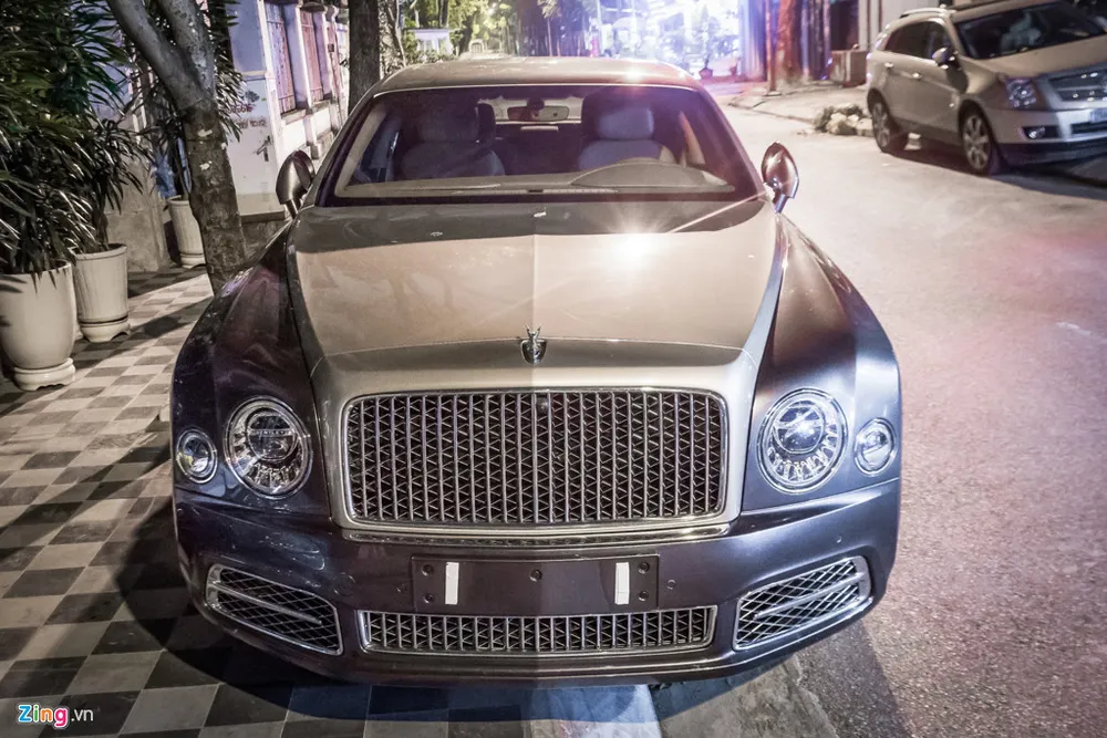  Bentley Mulsanne EWB 2017 đầu tiên tại Hà Nội