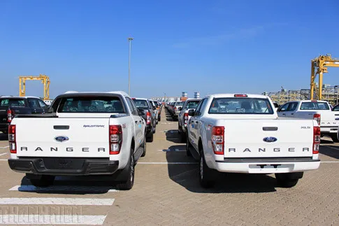 Lo ngại xe bán tải đội giá, người Việt đổ xô mua ảnh 4 Lo ngại xe bán tải đội giá, người Việt đổ xô mua - ảnh 4