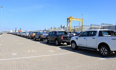 Lo ngại xe bán tải đội giá, người Việt đổ xô mua ảnh 1 Lo ngại xe bán tải đội giá, người Việt đổ xô mua - ảnh 1