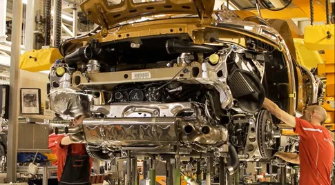 Quá trình sản xuất Porsche 911 phiên bản giới hạn ảnh 2 Khám phá quá trình sản xuất Porsche 911 phiên bản giới hạn - ảnh 2