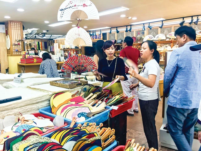 Cổ tích giấy Hanji ảnh 2 Cổ tích giấy Hanji ảnh 2