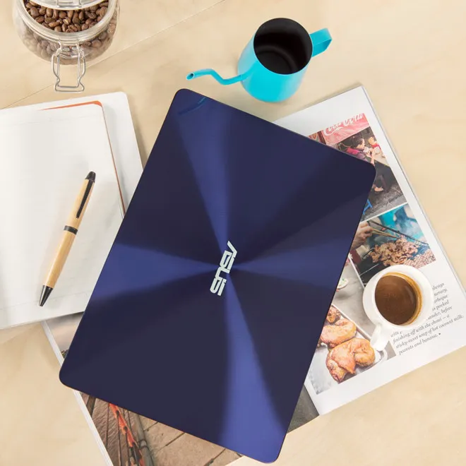 Giá công bố của ZenBook UX430 từ 19,99 triệu đồng. 5 mau laptop vien man hinh mong tu Asus hinh anh 2