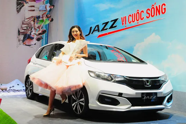 Dàn xe mới tràn ngập Vietnam Motor Show 2017 ảnh 8 Dàn xe mới tràn ngập Vietnam Motor Show 2017 ảnh 8