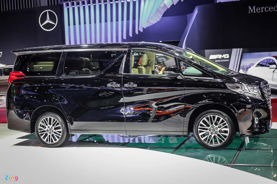 'Chuyên cơ mặt đất' Toyota Alphard giá hơn 3,5 tỷ đồng