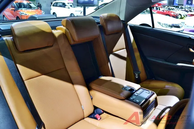 Toyota Camry 2017 được vén màn tại Đông Nam Á với trang bị tốt hơn - Ảnh 9. Toyota Camry 2017 được vén màn tại Đông Nam Á với trang bị tốt hơn - Ảnh 9.
