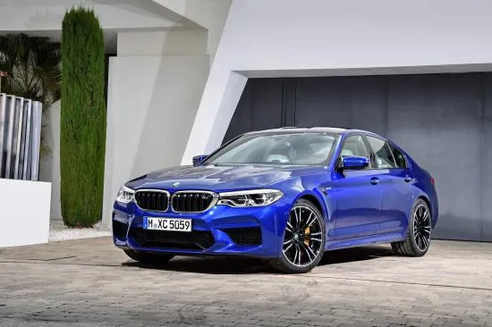 BMW trình làng sedan hiệu suất cao M5 2018 ảnh 15 BMW trình làng sedan hiệu suất cao M5 2018 ảnh 15