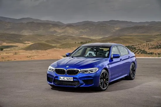 BMW trình làng sedan hiệu suất cao M5 2018 ảnh 4 BMW trình làng sedan hiệu suất cao M5 2018 ảnh 4