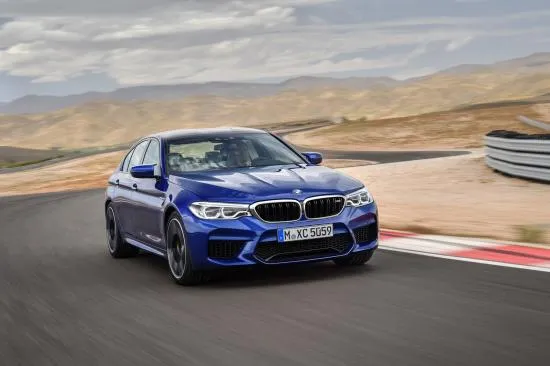 BMW trình làng sedan hiệu suất cao M5 2018 ảnh 20 BMW trình làng sedan hiệu suất cao M5 2018 ảnh 20