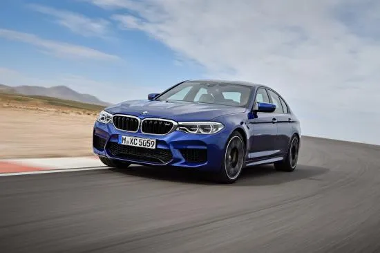 BMW trình làng sedan hiệu suất cao M5 2018 ảnh 19 BMW trình làng sedan hiệu suất cao M5 2018 ảnh 19