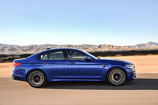 BMW trình làng sedan hiệu suất cao M5 2018 ảnh 17 BMW trình làng sedan hiệu suất cao M5 2018 ảnh 17