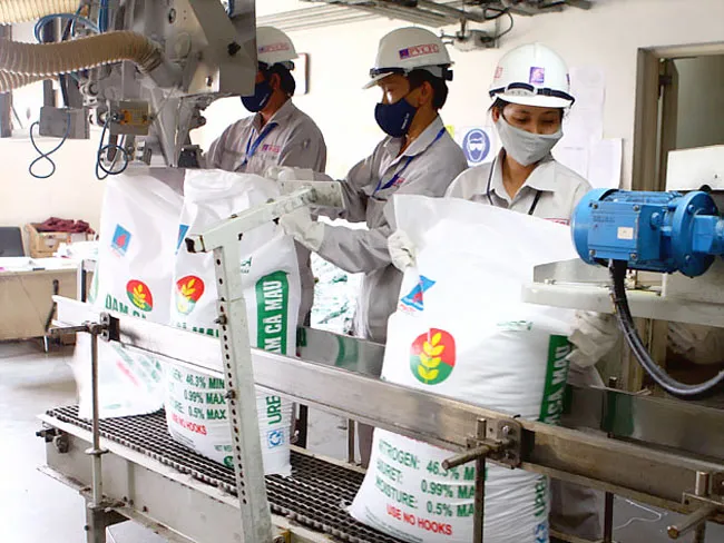 Cổ phiếu phân bón nóng nhờ thuế ảnh 1 Cổ phiếu phân bón nóng nhờ thuế ảnh 1