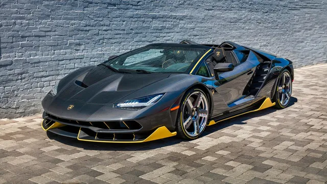 Hé lộ bộ sưu tập siêu xe cực khủng của chủ nhân chiếc Bugatti Chiron đang gây xôn xao mạng xã hội - Ảnh 3. Hé lộ bộ sưu tập siêu xe cực khủng của chủ nhân chiếc Bugatti Chiron đang gây xôn xao mạng xã hội - Ảnh 3.