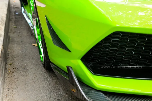 Lamborghini Huracan của bạn trai cũ nữ hoàng nội y Ngọc Trinh được độ khủng - Ảnh 8. Lamborghini Huracan của bạn trai cũ nữ hoàng nội y Ngọc Trinh được độ khủng - Ảnh 8.