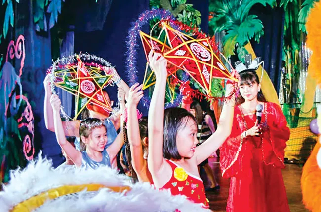 Chẻ tre làm lồng đèn Trung Thu ảnh 1 Chẻ tre làm lồng đèn Trung Thu ảnh 1