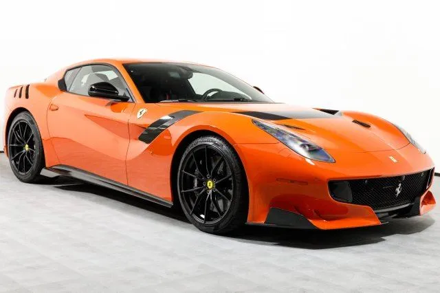 Vẻ đẹp của chiếc Ferrari F12tdf có giá bán siêu đắt đỏ trên thế giới, giá từ 31,8 tỷ Đồng - Ảnh 2. Vẻ đẹp của chiếc Ferrari F12tdf có giá bán siêu đắt đỏ trên thế giới, giá từ 31,8 tỷ Đồng - Ảnh 2.
