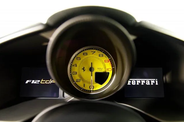 Vẻ đẹp của chiếc Ferrari F12tdf có giá bán siêu đắt đỏ trên thế giới, giá từ 31,8 tỷ Đồng - Ảnh 19. Vẻ đẹp của chiếc Ferrari F12tdf có giá bán siêu đắt đỏ trên thế giới, giá từ 31,8 tỷ Đồng - Ảnh 19.