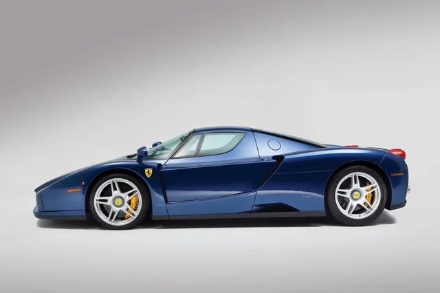 Hàng hiếm Ferrari Enzo với màu sơn cực độc được bán với giá 53,6 tỷ Đồng - Ảnh 2. Hàng hiếm Ferrari Enzo với màu sơn cực độc được bán với giá 53,6 tỷ Đồng - Ảnh 2.