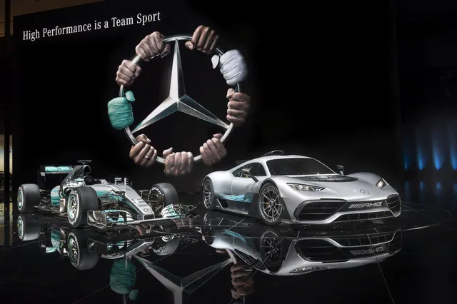 Vẻ đẹp xuất sắc của xe đua Công thức 1 đường phố Mercedes-AMG Project One ngoài đời thực - Ảnh 1. Vẻ đẹp xuất sắc của xe đua Công thức 1 đường phố Mercedes-AMG Project One ngoài đời thực - Ảnh 1.