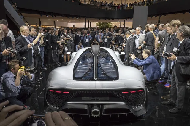 Vẻ đẹp xuất sắc của xe đua Công thức 1 đường phố Mercedes-AMG Project One ngoài đời thực - Ảnh 5. Vẻ đẹp xuất sắc của xe đua Công thức 1 đường phố Mercedes-AMG Project One ngoài đời thực - Ảnh 5.