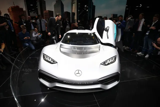 Vẻ đẹp xuất sắc của xe đua Công thức 1 đường phố Mercedes-AMG Project One ngoài đời thực - Ảnh 8. Vẻ đẹp xuất sắc của xe đua Công thức 1 đường phố Mercedes-AMG Project One ngoài đời thực - Ảnh 8.