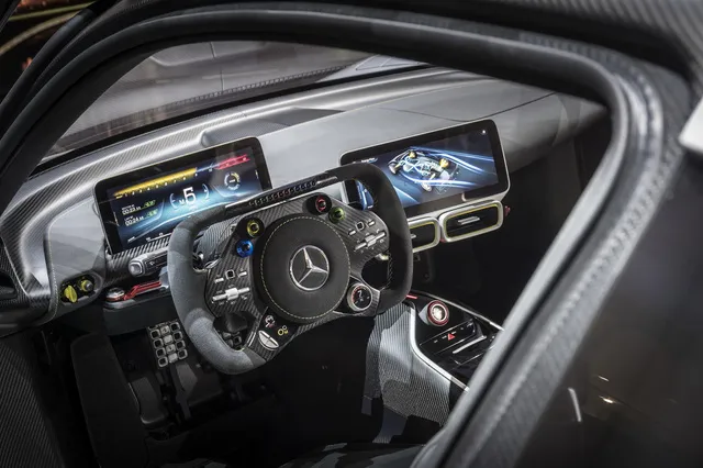 Vẻ đẹp xuất sắc của xe đua Công thức 1 đường phố Mercedes-AMG Project One ngoài đời thực - Ảnh 17. Vẻ đẹp xuất sắc của xe đua Công thức 1 đường phố Mercedes-AMG Project One ngoài đời thực - Ảnh 17.