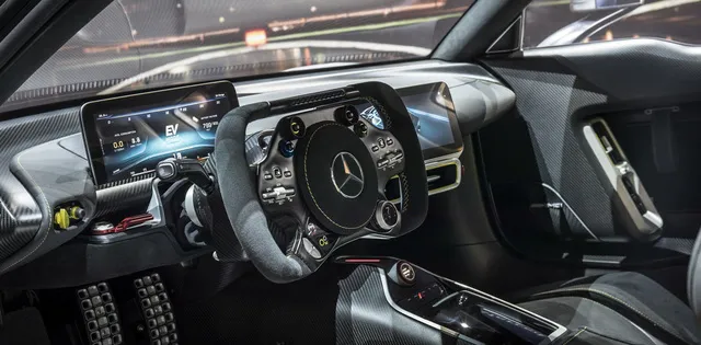 Vẻ đẹp xuất sắc của xe đua Công thức 1 đường phố Mercedes-AMG Project One ngoài đời thực - Ảnh 18. Vẻ đẹp xuất sắc của xe đua Công thức 1 đường phố Mercedes-AMG Project One ngoài đời thực - Ảnh 18.