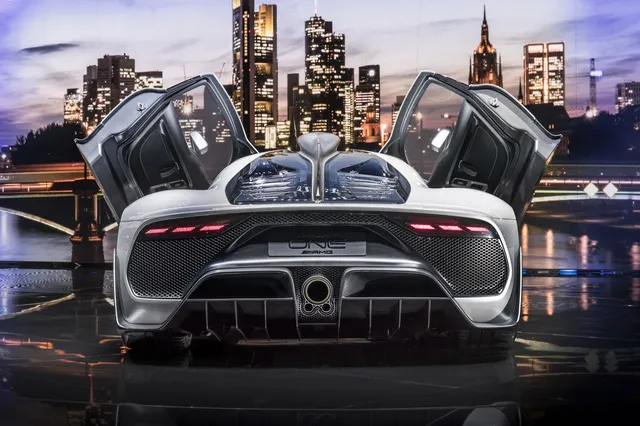 Vẻ đẹp xuất sắc của xe đua Công thức 1 đường phố Mercedes-AMG Project One ngoài đời thực - Ảnh 19. Vẻ đẹp xuất sắc của xe đua Công thức 1 đường phố Mercedes-AMG Project One ngoài đời thực - Ảnh 19.