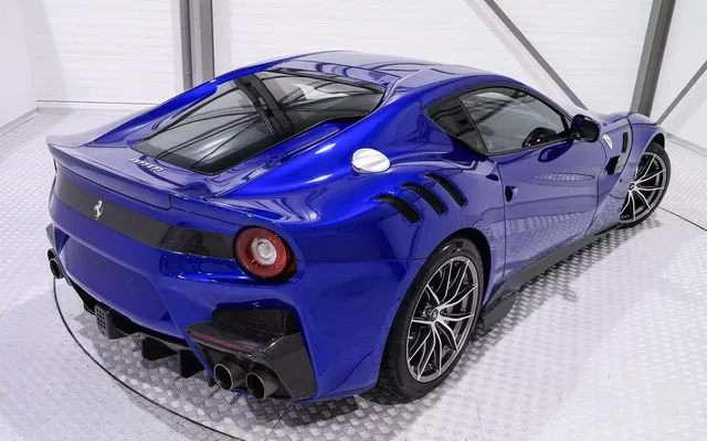 Hàng hiếm Ferrari F12tdf sở hữu ngoại thất lạ mắt được rao bán với mức giá khóc thét - Ảnh 5. Hàng hiếm Ferrari F12tdf sở hữu ngoại thất lạ mắt được rao bán với mức giá khóc thét - Ảnh 5.