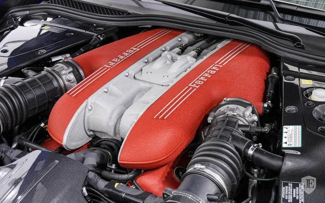 Hàng hiếm Ferrari F12tdf sở hữu ngoại thất lạ mắt được rao bán với mức giá khóc thét - Ảnh 10. Hàng hiếm Ferrari F12tdf sở hữu ngoại thất lạ mắt được rao bán với mức giá khóc thét - Ảnh 10.