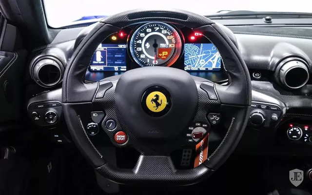 Hàng hiếm Ferrari F12tdf sở hữu ngoại thất lạ mắt được rao bán với mức giá khóc thét - Ảnh 11. Hàng hiếm Ferrari F12tdf sở hữu ngoại thất lạ mắt được rao bán với mức giá khóc thét - Ảnh 11.