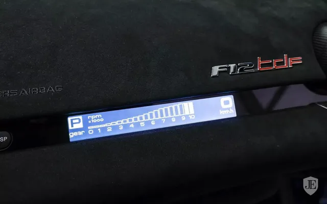 Hàng hiếm Ferrari F12tdf sở hữu ngoại thất lạ mắt được rao bán với mức giá khóc thét - Ảnh 9. Hàng hiếm Ferrari F12tdf sở hữu ngoại thất lạ mắt được rao bán với mức giá khóc thét - Ảnh 9.
