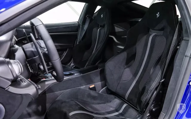 Hàng hiếm Ferrari F12tdf sở hữu ngoại thất lạ mắt được rao bán với mức giá khóc thét - Ảnh 7. Hàng hiếm Ferrari F12tdf sở hữu ngoại thất lạ mắt được rao bán với mức giá khóc thét - Ảnh 7.