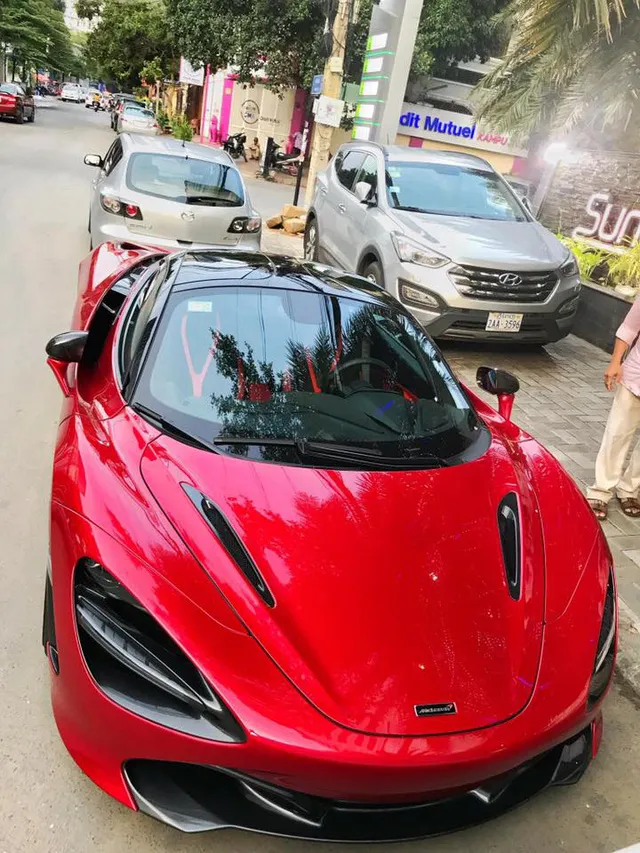 McLaren 720S đầu tiên xuất hiện tại Campuchia, đại gia Việt phát hờn - Ảnh 3. McLaren 720S đầu tiên xuất hiện tại Campuchia, đại gia Việt phát hờn - Ảnh 3.