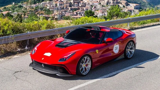 Bất ngờ bắt gặp siêu phẩm Ferrari F12 TRS thứ hai trên toàn thế giới - Ảnh 1. Bất ngờ bắt gặp siêu phẩm Ferrari F12 TRS thứ hai trên toàn thế giới - Ảnh 1.