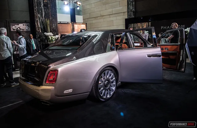 Xe siêu sang Rolls-Royce Phantom 2018 có giá khởi điểm lên gần 744.000 USD - Ảnh 3. Xe siêu sang Rolls-Royce Phantom 2018 có giá khởi điểm lên gần 744.000 USD - Ảnh 3.