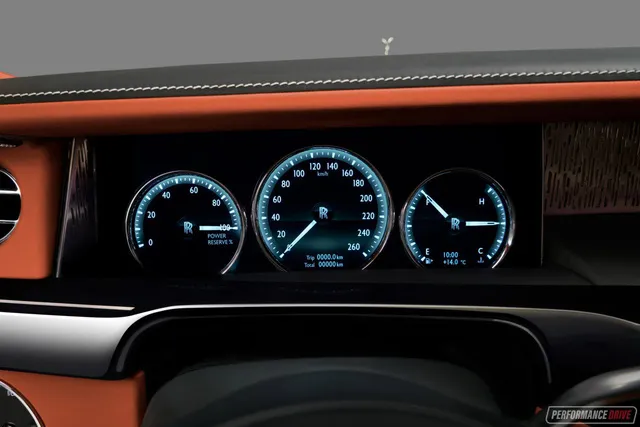 Xe siêu sang Rolls-Royce Phantom 2018 có giá khởi điểm lên gần 744.000 USD - Ảnh 9. Xe siêu sang Rolls-Royce Phantom 2018 có giá khởi điểm lên gần 744.000 USD - Ảnh 9.