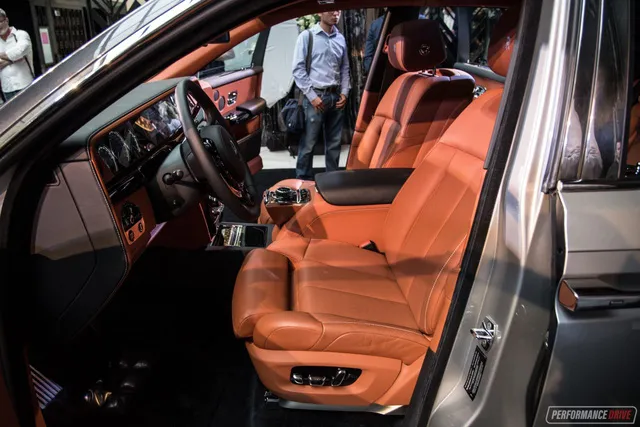 Xe siêu sang Rolls-Royce Phantom 2018 có giá khởi điểm lên gần 744.000 USD - Ảnh 11. Xe siêu sang Rolls-Royce Phantom 2018 có giá khởi điểm lên gần 744.000 USD - Ảnh 11.
