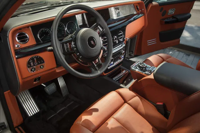 Xe siêu sang Rolls-Royce Phantom 2018 có giá khởi điểm lên gần 744.000 USD - Ảnh 17. Xe siêu sang Rolls-Royce Phantom 2018 có giá khởi điểm lên gần 744.000 USD - Ảnh 17.