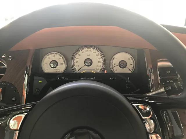 Rolls-Royce Dawn 25 tỷ Đồng bất ngờ xuất hiện tại Sài thành - Ảnh 17. Rolls-Royce Dawn 25 tỷ Đồng bất ngờ xuất hiện tại Sài thành - Ảnh 17.