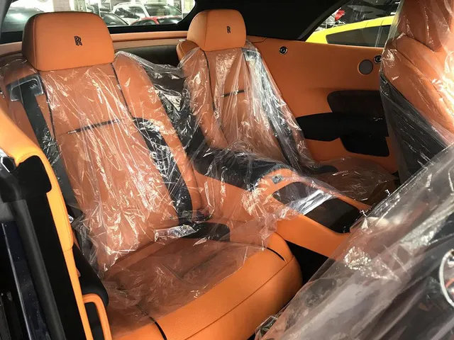 Rolls-Royce Dawn 25 tỷ Đồng bất ngờ xuất hiện tại Sài thành - Ảnh 11. Rolls-Royce Dawn 25 tỷ Đồng bất ngờ xuất hiện tại Sài thành - Ảnh 11.