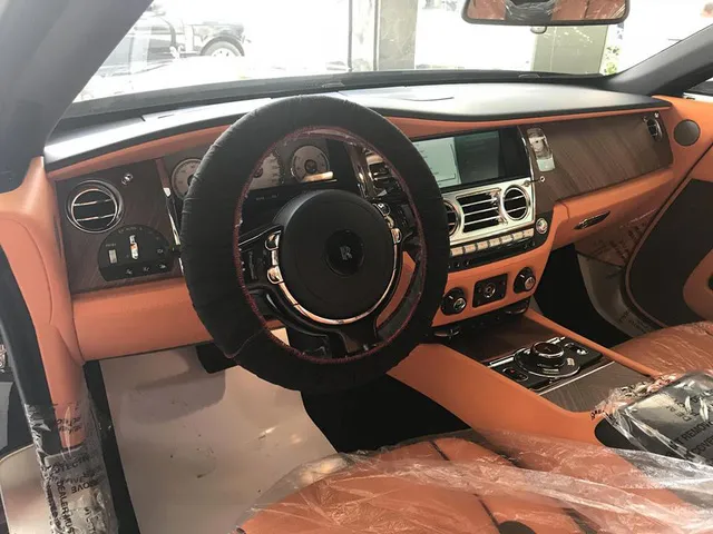 Rolls-Royce Dawn 25 tỷ Đồng bất ngờ xuất hiện tại Sài thành - Ảnh 18. Rolls-Royce Dawn 25 tỷ Đồng bất ngờ xuất hiện tại Sài thành - Ảnh 18.